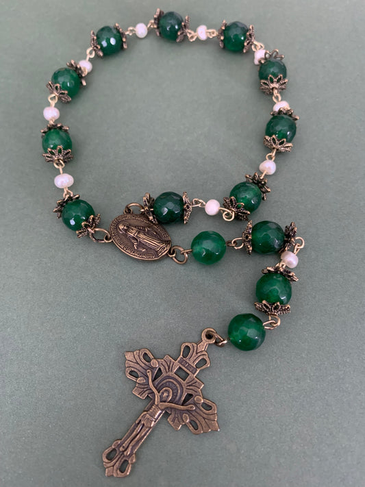 Mini-Rosary Beautiful Green & Pearls